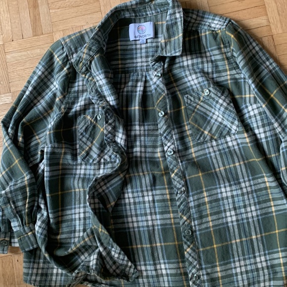 Green Plaid Long-sleeve T - Picture 13 of 13